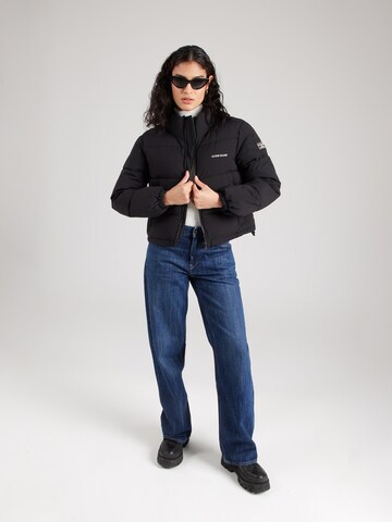 GUESS JEANS Kurtka przejściowa w kolorze czarny