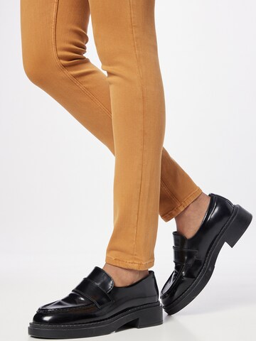 ESPRIT Skinny Džíny – hnědá