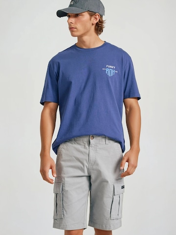 Regular Pantalon cargo Funky Buddha en gris