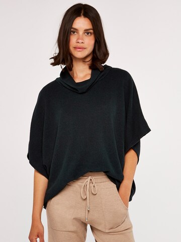 Apricot Cape in Green: front