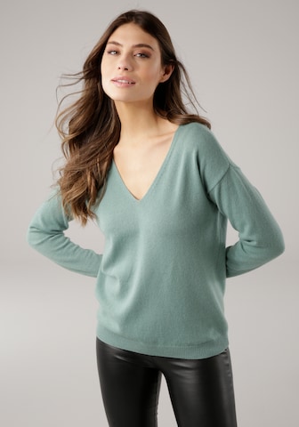 LAURA SCOTT Sweater in Green: front