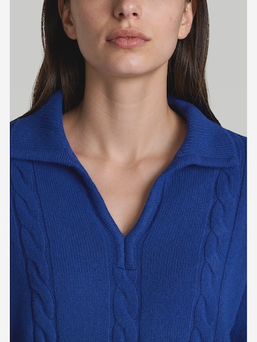 MAERZ Muenchen Sweater in Blue: front