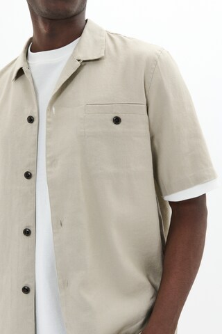 Coupe regular Chemise 'Flint Heritage' Matinique en beige