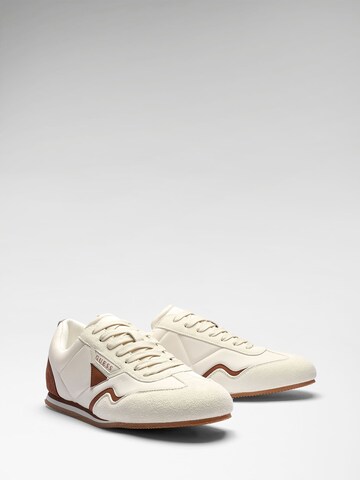 GUESS Sneaker 'Olmo' in Weiß