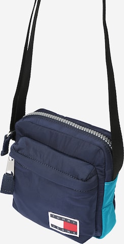 Tommy Jeans Crossbody Bag in Blue: front