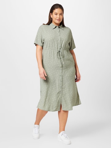 Robe-chemise 'NEW CORIS' ONLY Carmakoma en vert : devant