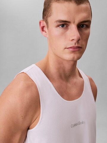T-Shirt Calvin Klein en blanc