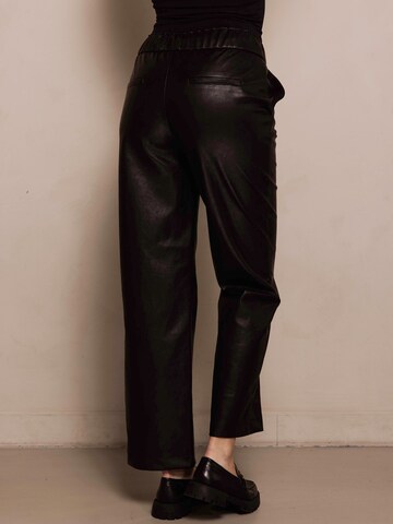 Zhrill Regular Pants 'ZHWAYA' in Black
