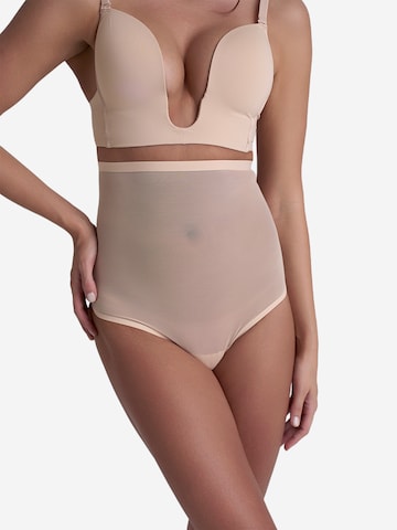 Slip scultant 'Forming Tulle High Waist Thong' Bye Bra en beige : devant