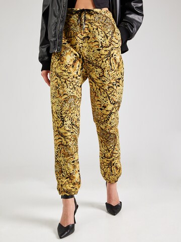 Just Cavalli Конический (Tapered) Штаны в Желтый: спереди