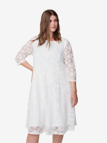Zizzi Dress 'EBONNIE' in White: front