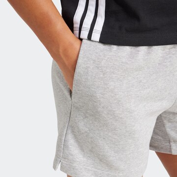 ADIDAS SPORTSWEAR Loosefit Sportbyxa 'Essentials' i grå