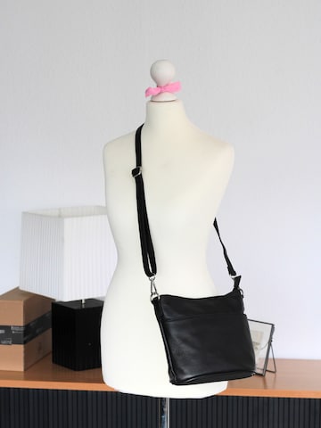 Adel Bags Schultertasche 'Lina'‌‌‌‌‌‌‌‌‌‌ in Schwarz