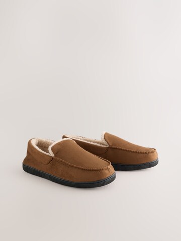 Slipper di Next in marrone