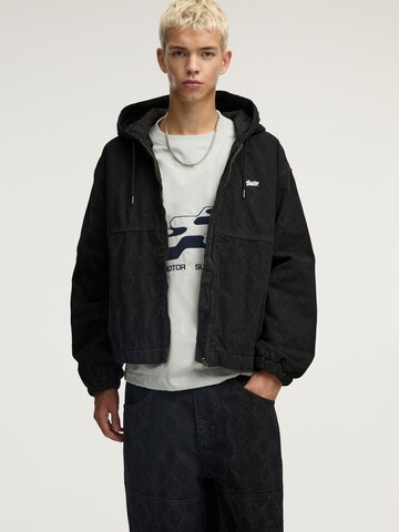 Pull&Bear Välikausitakki värissä sininen: etupuoli