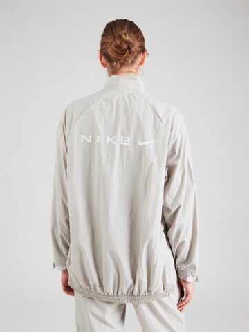 Nike Sportswear Демисезонная куртка в Серый