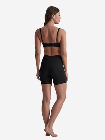 Bye Bra Shapinghose 'Smooth Essentials Mid Waist Short' in Schwarz