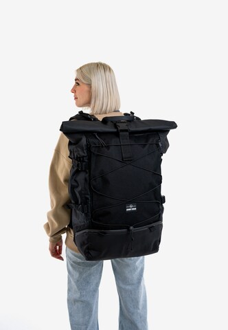 Johnny Urban Backpack 'Allen Travel XL' in Black: front