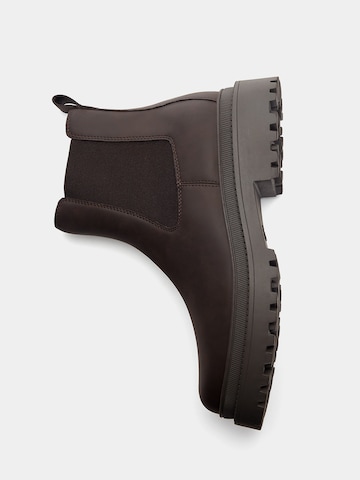 Pull&Bear Chelsea boots in Brown
