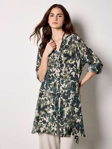 Chemisier Apricot en vert : devant