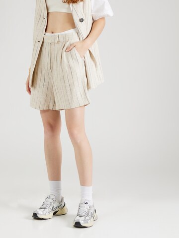 TOPSHOP Loosefit Shorts in Beige: Vorderseite