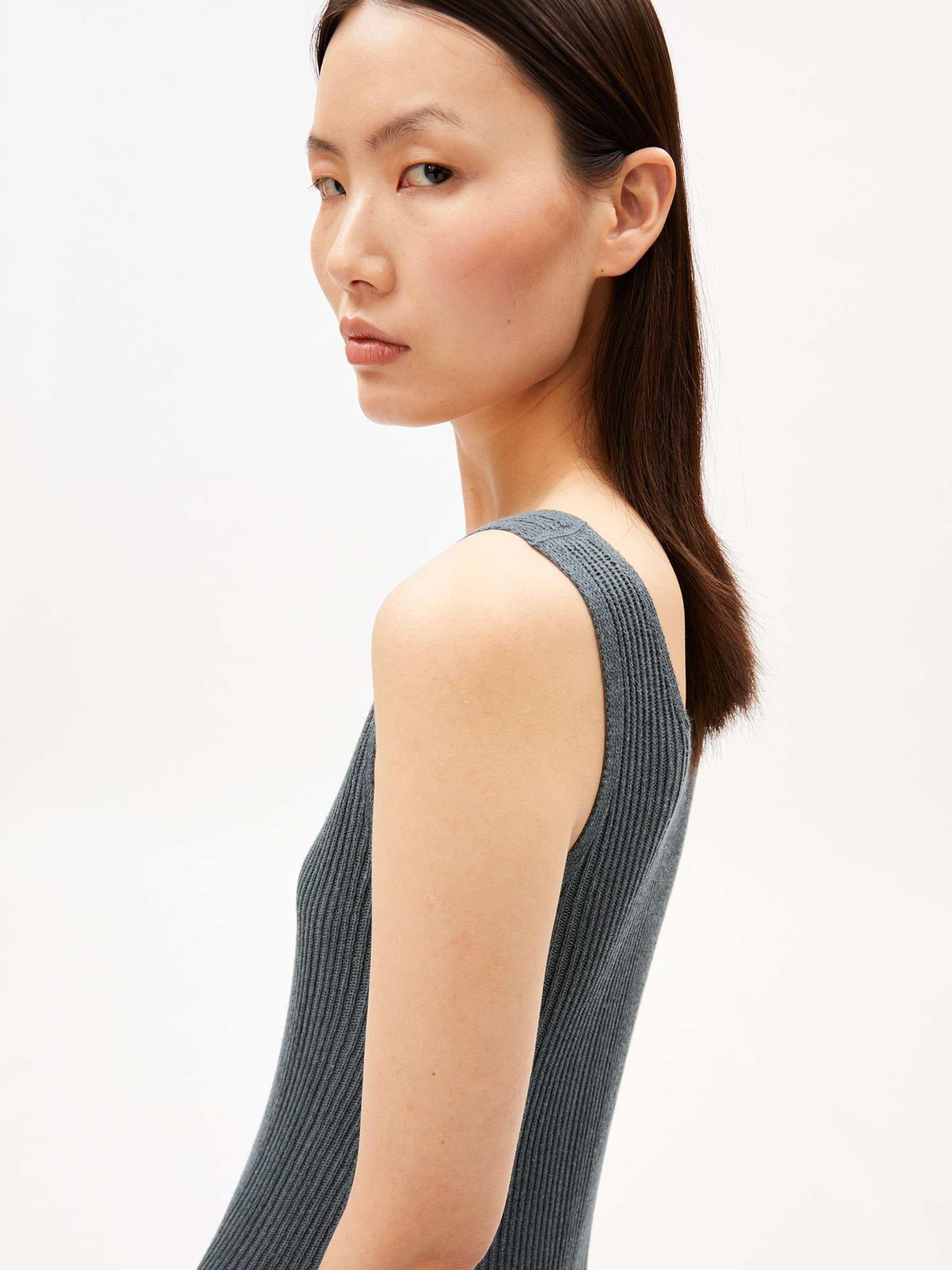 ARMEDANGELS Gebreide jurk in Grijs