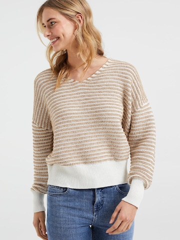 WE Fashion Sweater in White: front