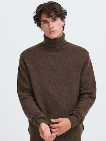 Pull-over 'CFKarl' Casual Friday en marron : devant