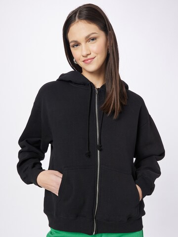 Cotton On - Sudadera con cremallera en negro: frente