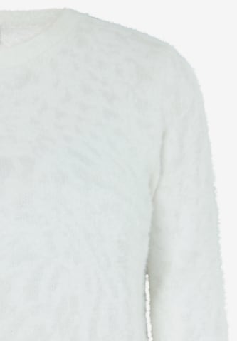 MYMO Neulepaita värissä valkoinen