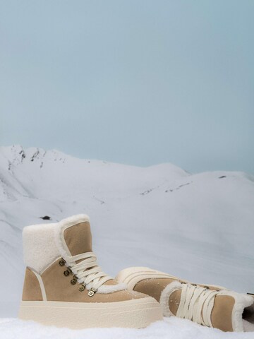 ES8 Ankle Boots '03-02'‌ in Beige