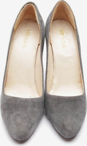 PRADA Pumps 39 in Grau