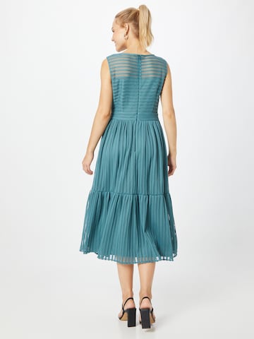 Rochie de cocktail de la SWING pe verde