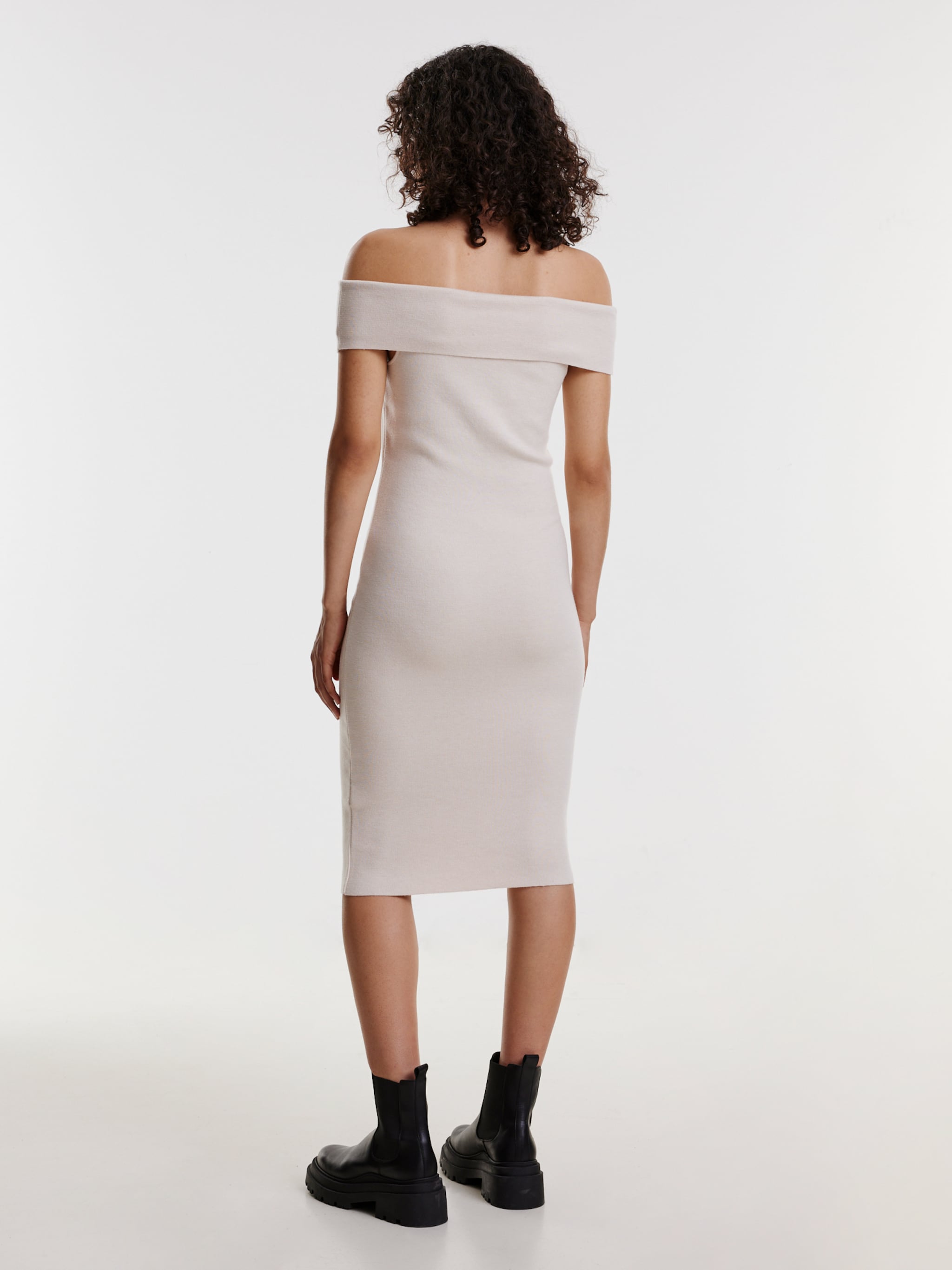 EDITED Produkter Kjole 'Cecelie' beige