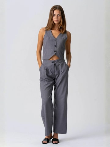 TEESHOPPEN Kamizelka ' Natalie ' w kolorze szary