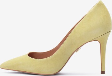 Kazar Pumps in Green: front