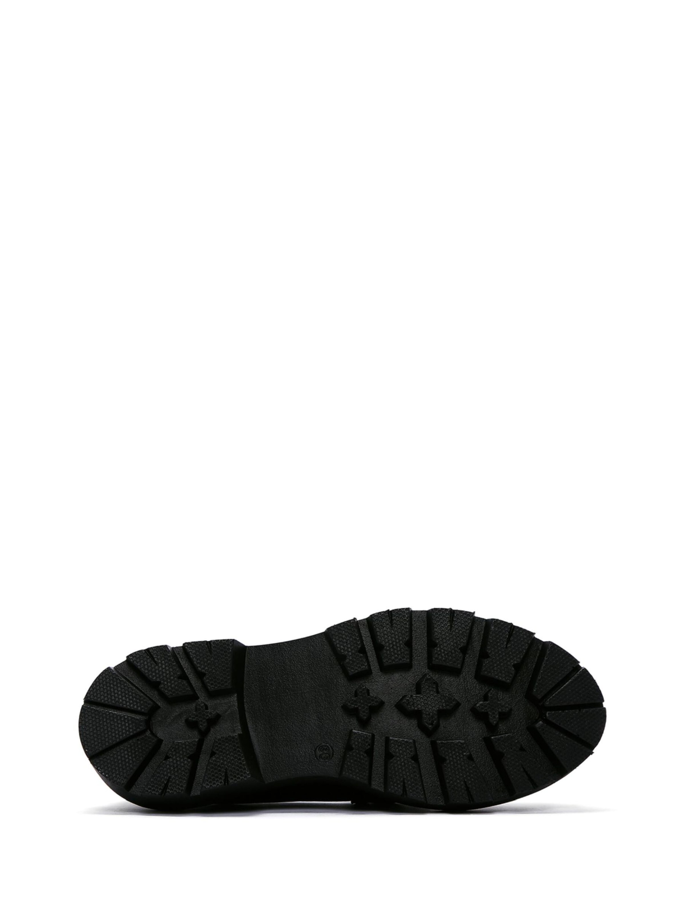 Chaussure basse Derimod en noir