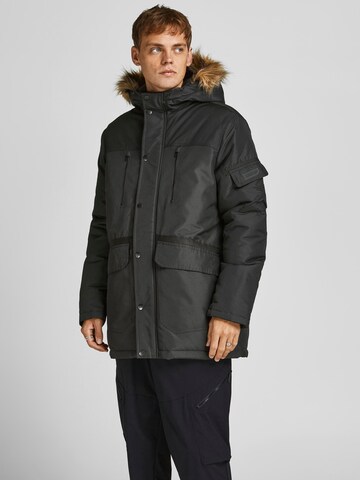 JACK & JONES Téli parka 'Globe' - fekete: elől