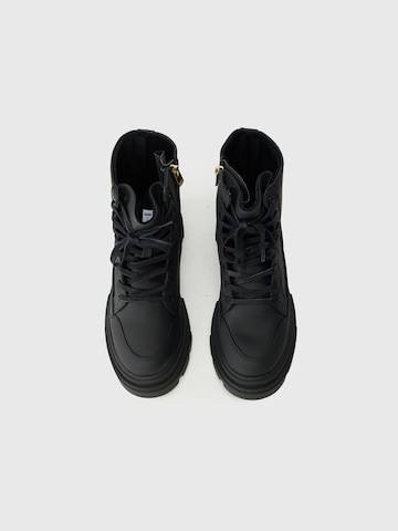 TOMMY HILFIGER Ботинки на шнуровке в Черный