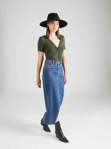 ABOUT YOU Shirt 'Elora' in Groen