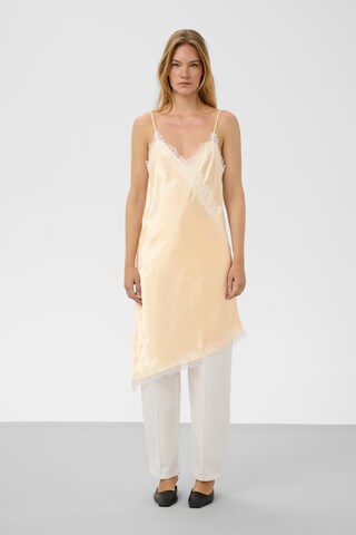 SOAKED IN LUXURY Jurk 'Lrianne' in Geel