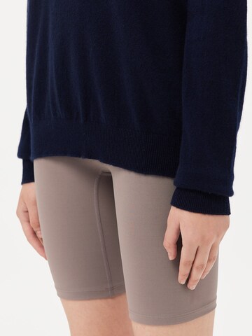 GOBI Cashmere Trui 'Women's Essential Cashmere Crewneck Sweater' in Blauw