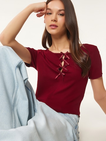 T-shirt Happiness İstanbul en rouge