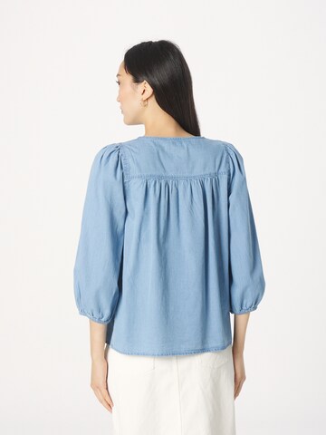 SOAKED IN LUXURY Bluse in Blau