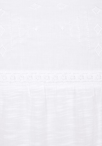 BUFFALO Тениска в бяло