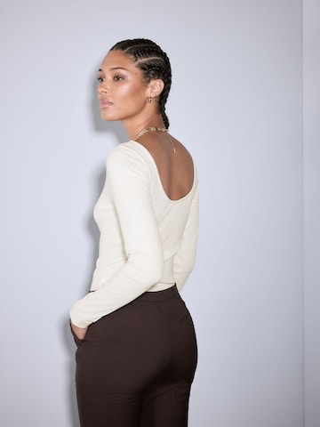 Next Rövid body - bézs