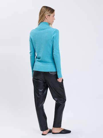 Influencer Pullover in Blau