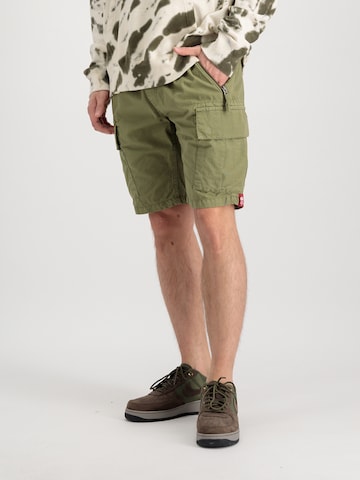 Regular Pantalon cargo ALPHA INDUSTRIES en vert : devant