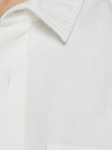 Coupe regular Chemise 'Logan' JACK & JONES en blanc