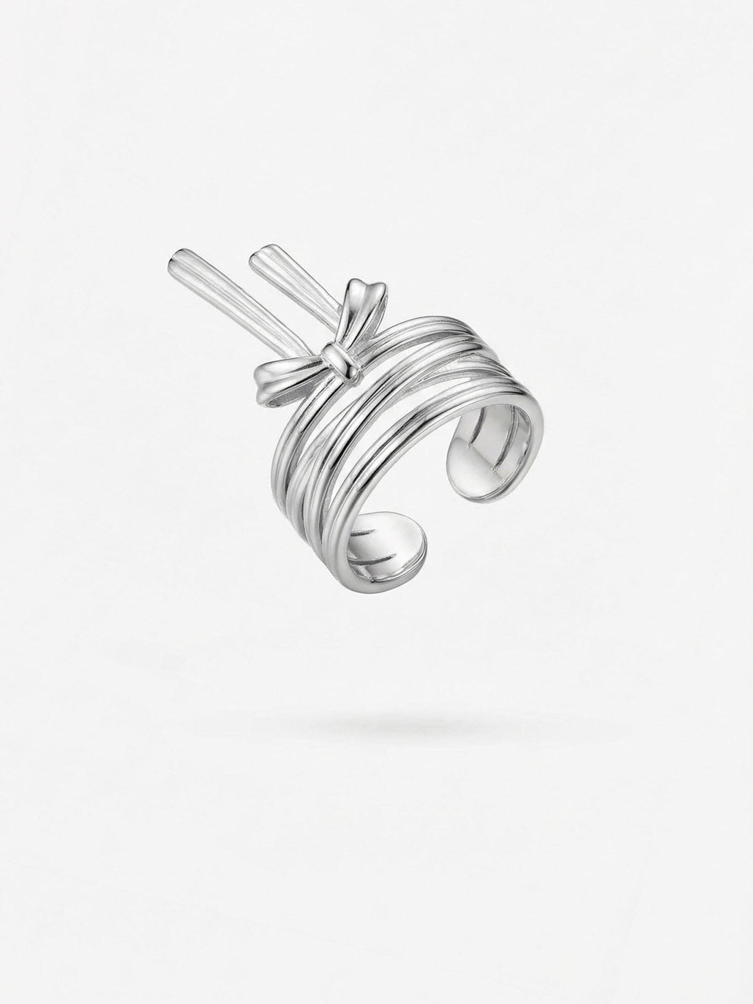 Nemomatheo Ring 'Ribbon Knot' in Silver: front